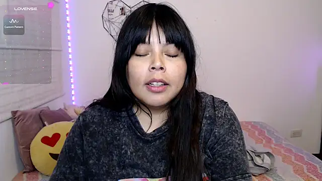 EllieMoonX webcam