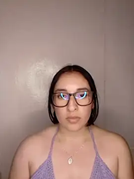 kira-stormm webcam
