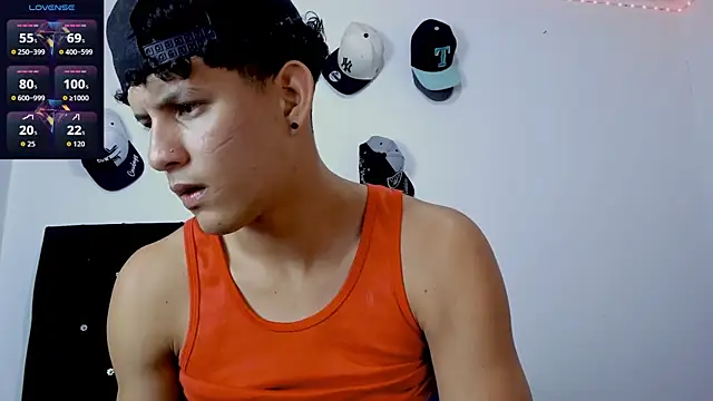theo_bigcock_ webcam