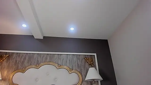 alana_flowers webcam
