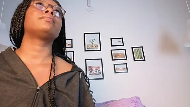 Victoria-Jacksonn webcam