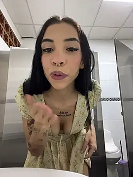 LilChicaXXX webcam