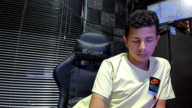 boy_bigcock24cm webcam
