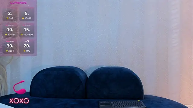 Hillary_myerss_ live cam on StripChat