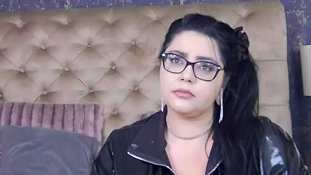 AriaRussell live cam on StripChat