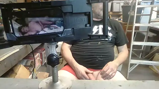 llovetoshowoff webcam