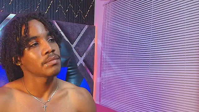 axel_silva4 live cam on StripChat