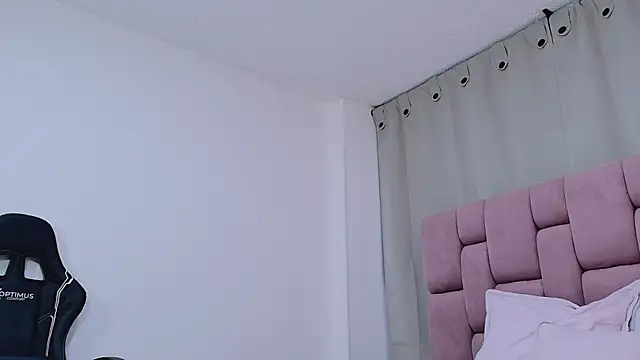 _aurora_evans_ webcam