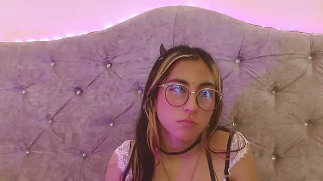 nekoprincesscs (F teen) - Ahegao+ Stick out tongue🌸