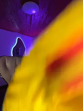 Isabella18_pink webcam
