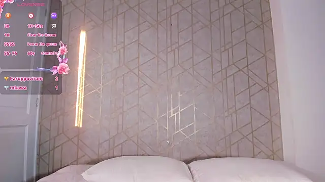 MiiaaVelvet webcam