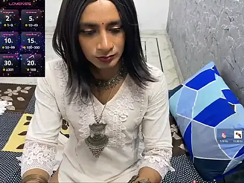 LuvLayla webcam