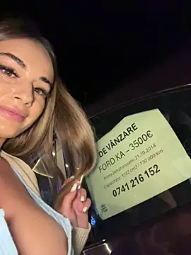 IsabellaEtthan live cam on StripChat