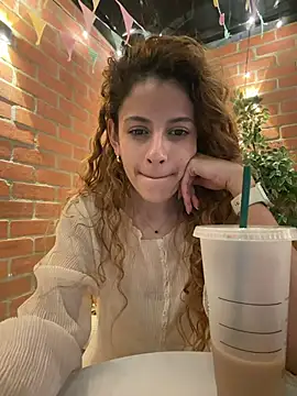 alana15's live cam