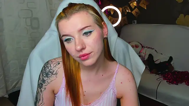 MeganNewCat webcam