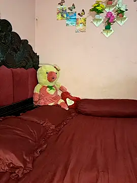 Ismanur11 live cam on StripChat