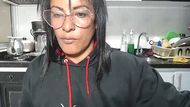 kateleyagrey live cam on StripChat