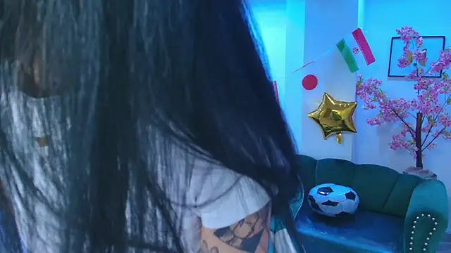 Rainy_doll live cam on StripChat