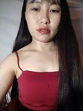 Cherry-squirtt live cam on StripChat