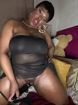 QUEEN_NOBUHLE_FEMDOM_777 live sex cam