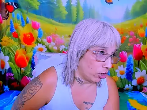 indianroxy webcam