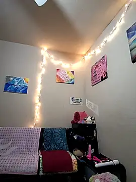 LaylaLucis webcam