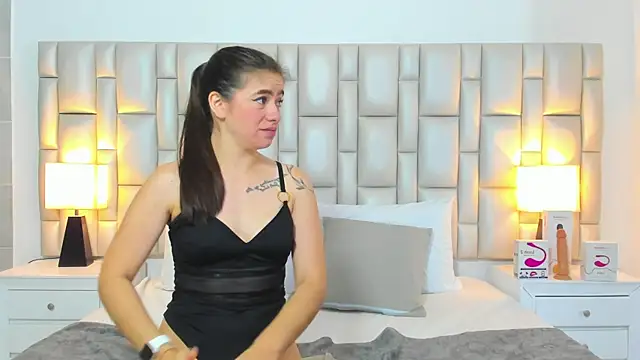 paola_katy_dicks webcam