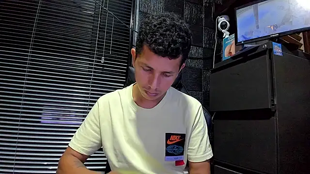 boy_bigcock24cm webcam