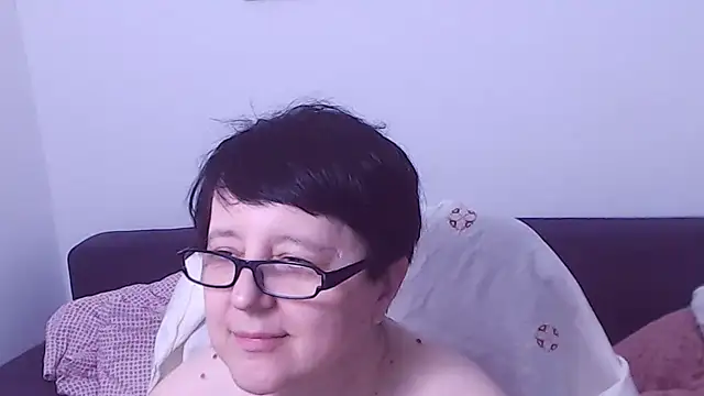 ChristaRose live cam on StripChat