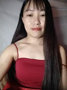Cherry-squirtt live cam on StripChat