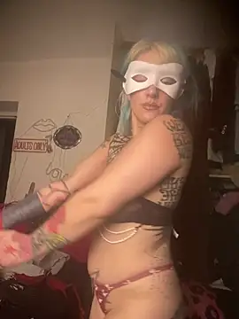Honeymilky1 live cam on StripChat