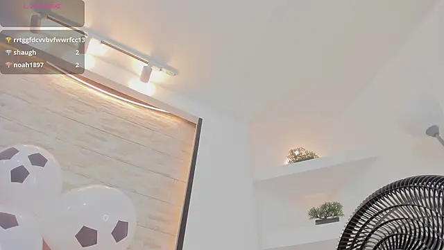 ella_harper webcam