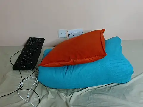 maya_nyla webcam