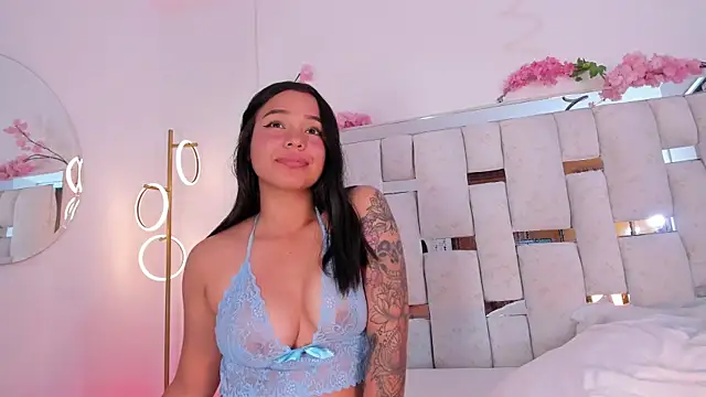 Luna_Juicyberry webcam