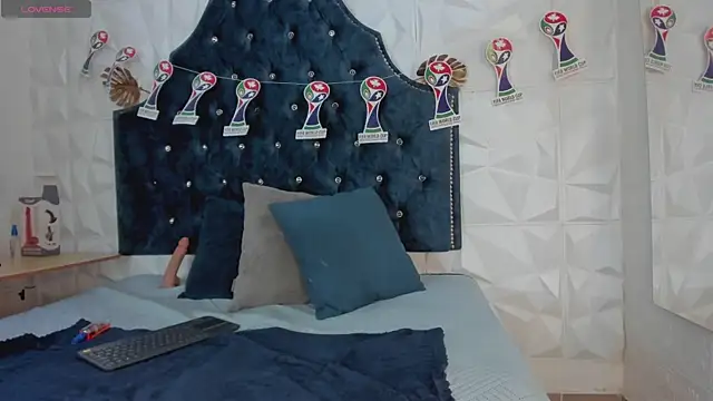 Chloe_moon1 webcam