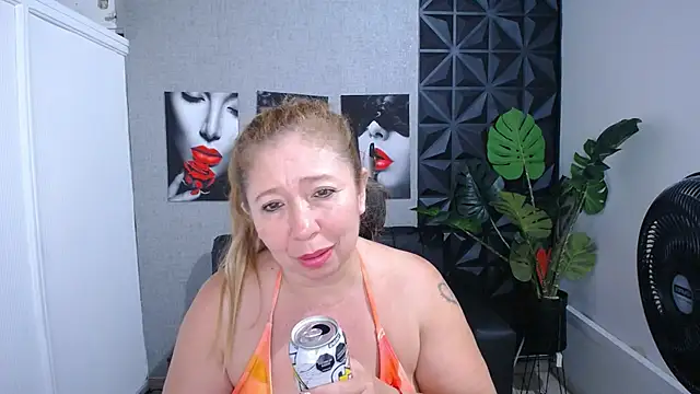 Valentinaa_mature webcam