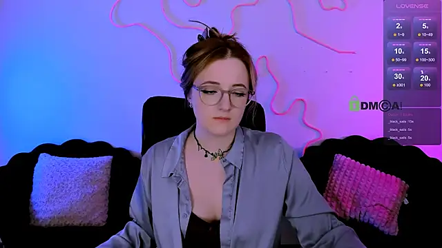 luna_berryy live cam on StripChat