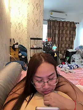 Ponthip live cam on StripChat