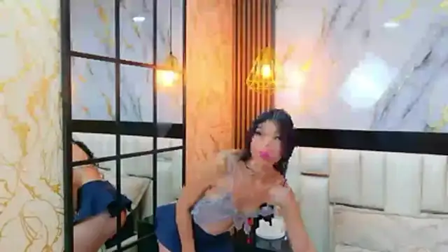 AnitaHeart live cam on StripChat