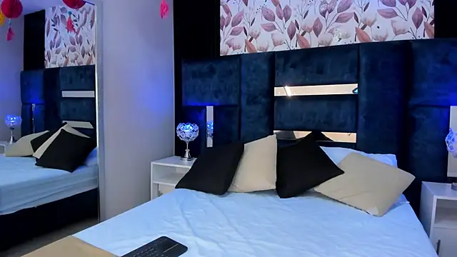 LolaGray__ webcam