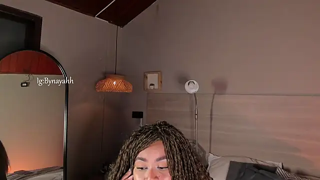 nayah__ live cam on StripChat