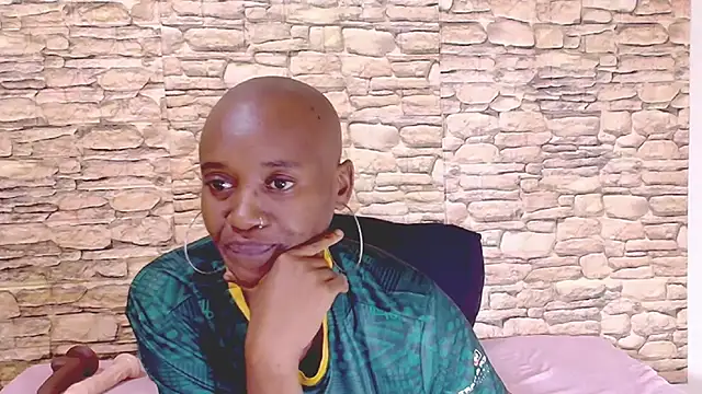 EbonyOlive69 webcam
