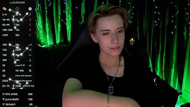_Shadow_devil__ live cam on StripChat
