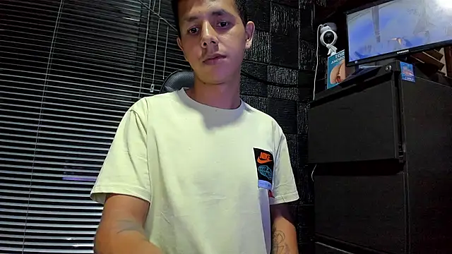 boy_bigcock24cm webcam