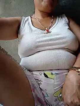Agnes-baby live cam on StripChat