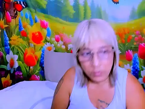 indianroxy webcam