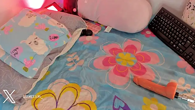 princessluna_19 live cam on StripChat
