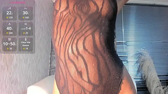 NathalyLeen live cam on StripChat