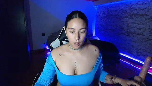 Camila_IRoose webcam