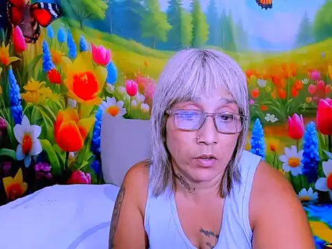 indianroxy webcam